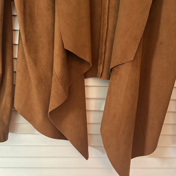 Cognac colored faux suede jacket - Picture 2 of 5